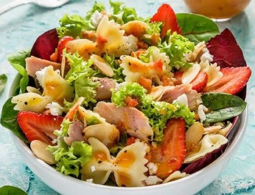 Pasta con atún y fresas